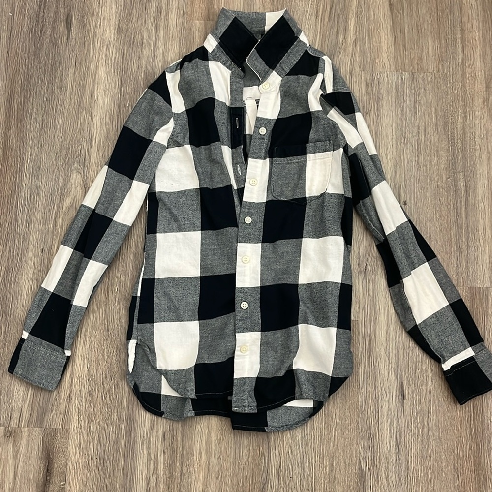 flannel button up black and white
